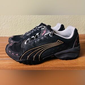 NWOB Puma Black and Pink Lace Up Darby Trail Racer Tennis Shoe Sneakers Size: 7